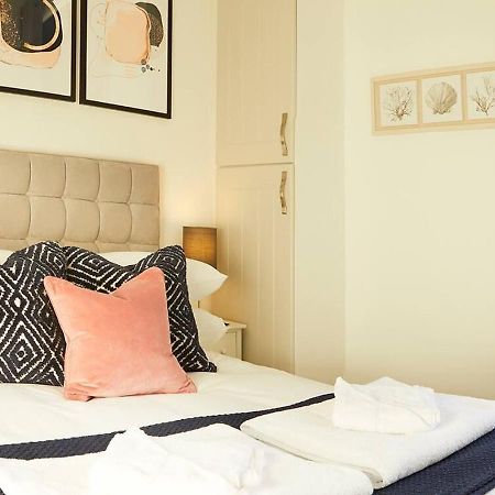 Sea View Serenity Breath Taking Sea View Sleeps 4 Scarborough Exterior foto